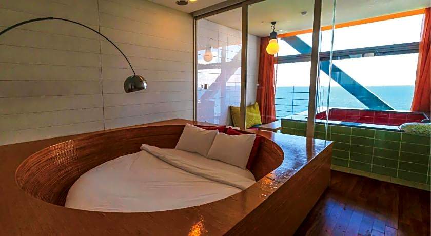 Haslla Art World Museum Hotel