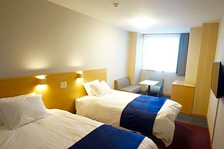 Standard Twin Room - Non-Smoking