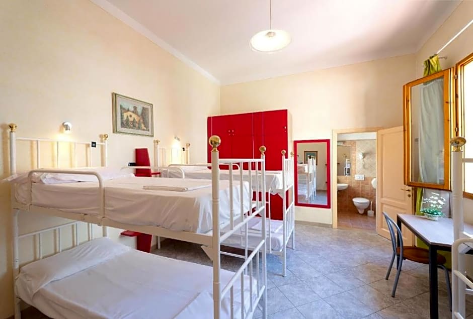 Hostel Archi Rossi