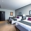 Square Small Luxury Hotel