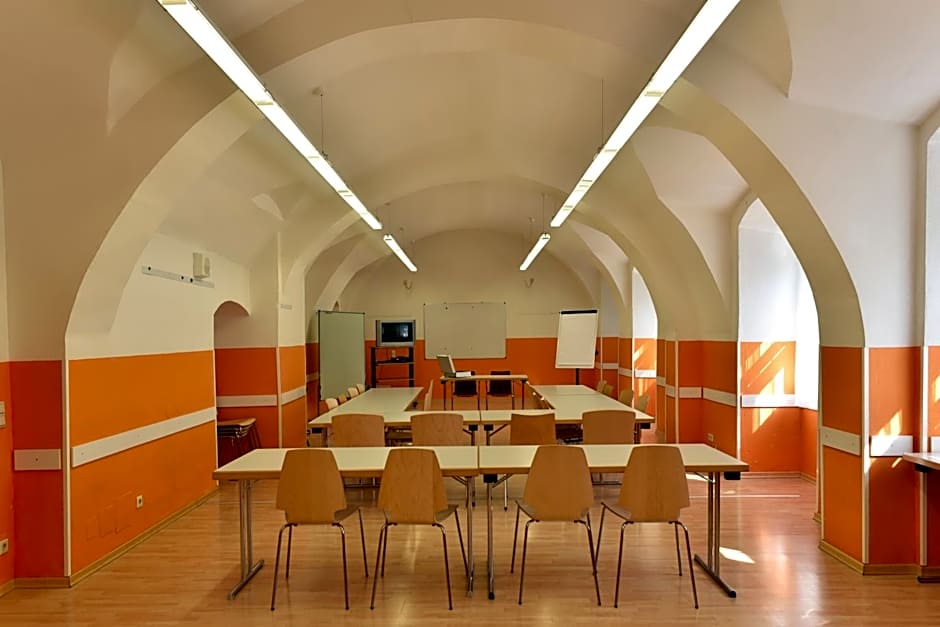 Junges Hotel Tulln - NÖ Jugendherbergswerk