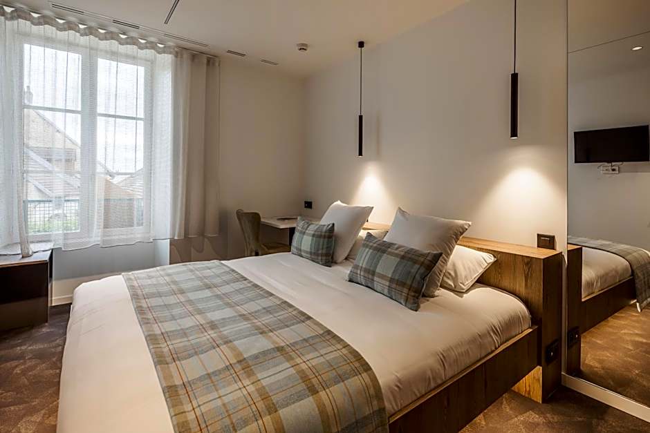 Logis Hotel Parenthese, Restaurant & Spa