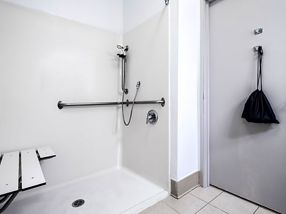 Country Inn & Suites by Radisson, Toledo, OH