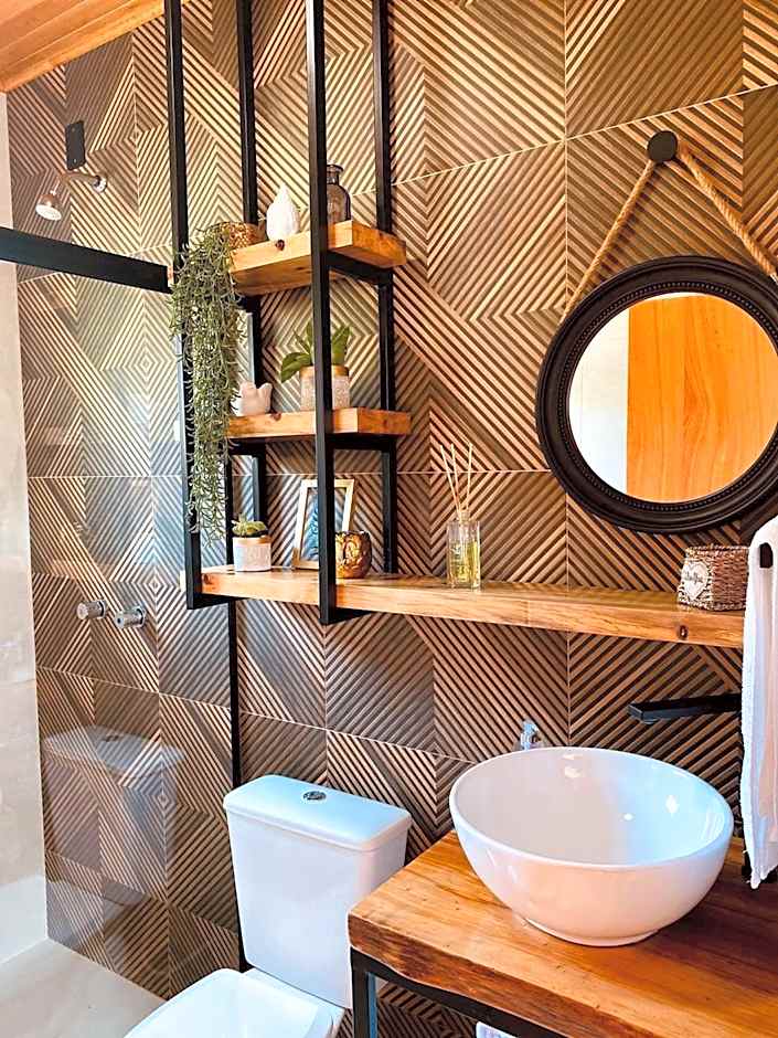 Romantic Getaway with Jacuzzi and Breakfast in Rancho Queimado