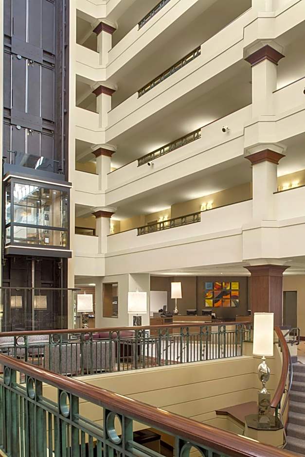 Sheraton Suites Akron Cuyahoga Falls