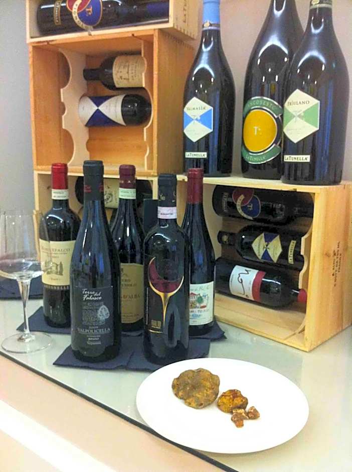 GG8 Restaurant & Hotel