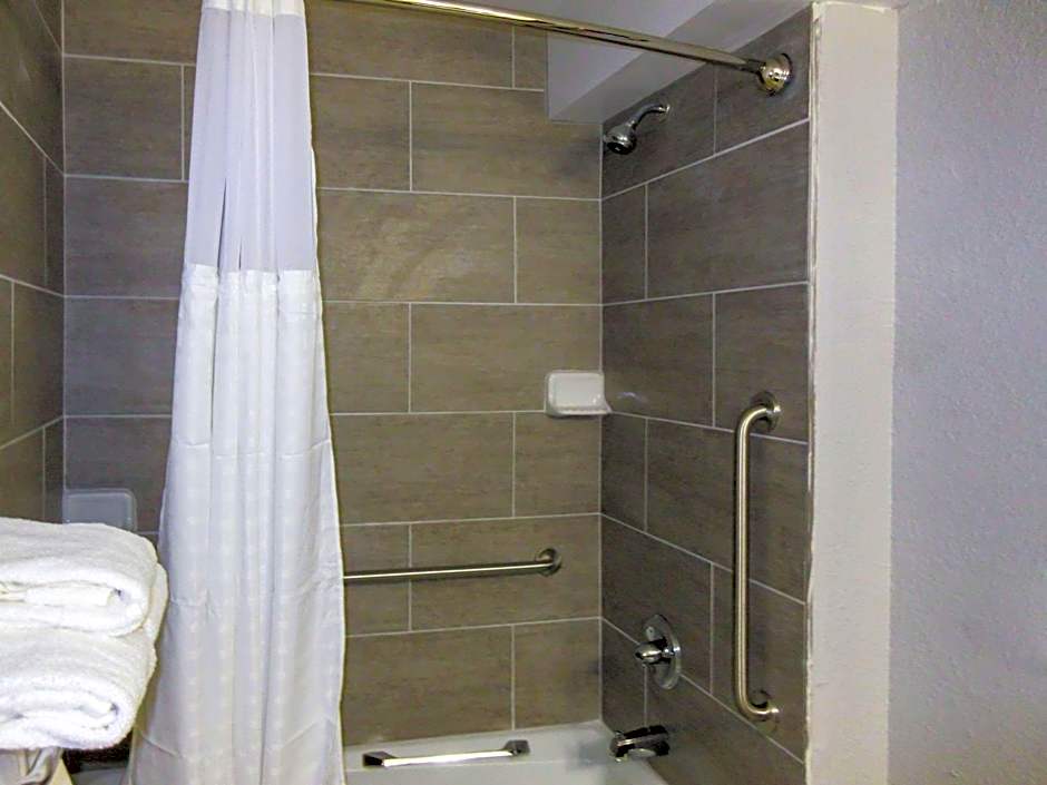 Photo 1 of 3 of Accessible, Bathtub