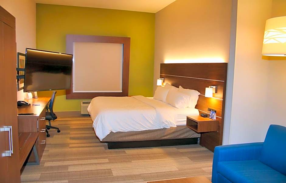 Holiday Inn Express & Suites Douglas By IHG