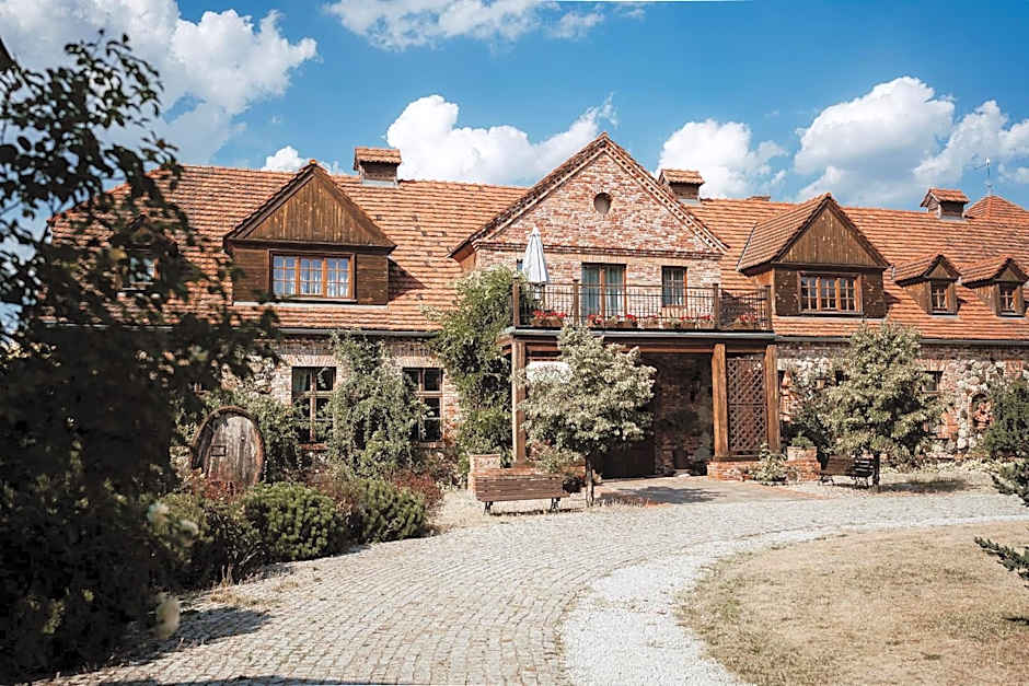 Żabi Dwór - HOTEL - RESTAURACJA - SPA