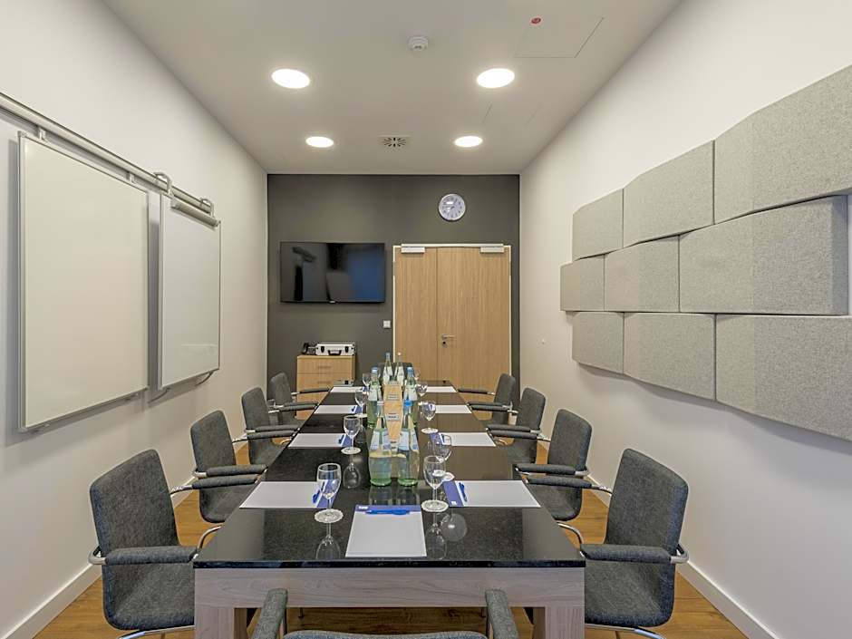 Premier Inn Frankfurt Westend Hotel