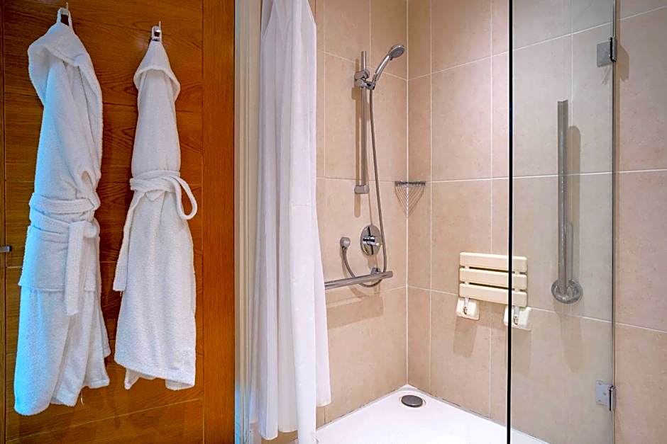 Captain's Club Hotel & Spa