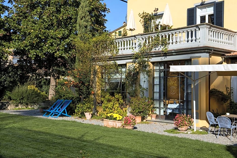 Al Porto Di Lucca B&B