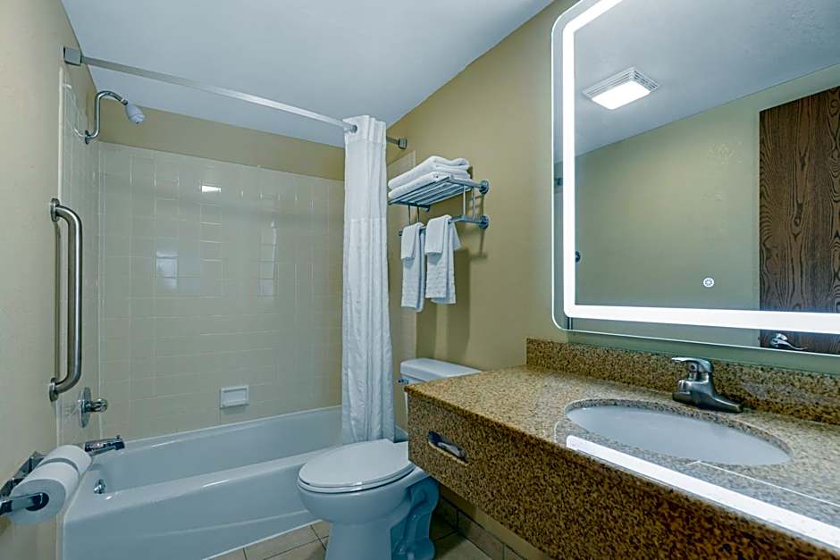 Best Western Plus Altoona Inn