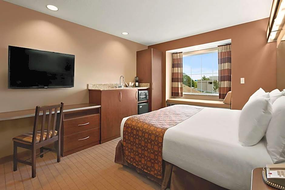 Microtel Inn & Suites by Wyndham St Clairsville/Wheeling