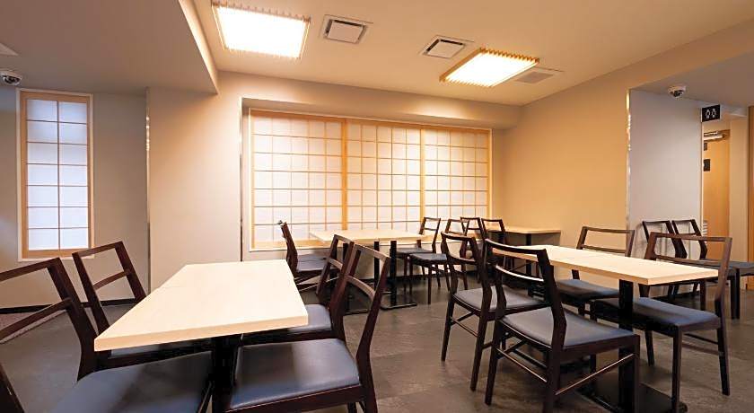 Marutamachi Crystal Hotel
