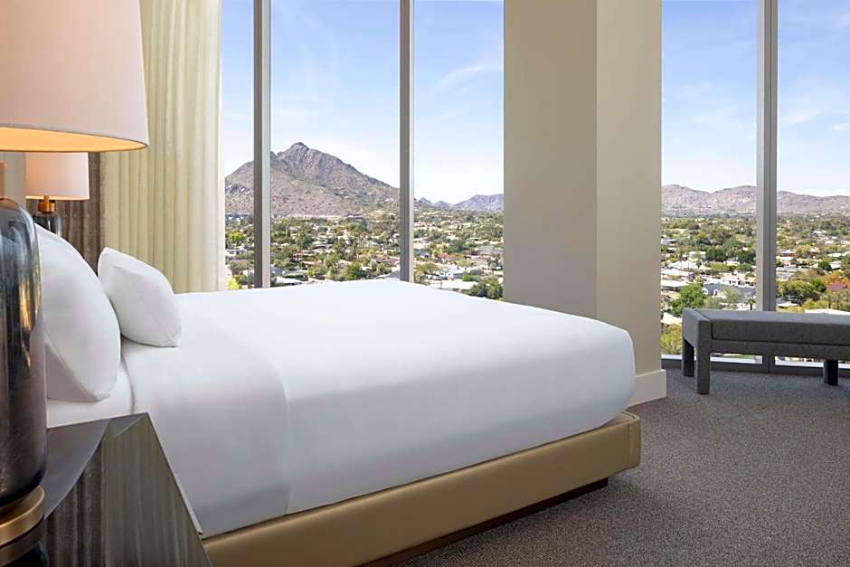 Caesars Republic Scottsdale, a Hilton Hotel