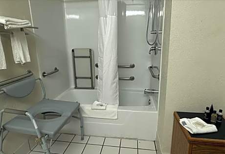 1 King Mobility Accessible Roll In Shower Work Desk Microwave Fridge Non-Smoking Full Breakfast