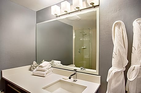 Pinnacle Hotel Whistler