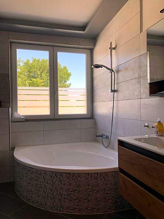 Schicke Apartments in Messenähe