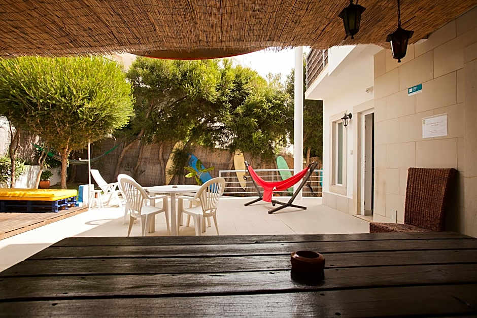 Ericeira Chill Hill Hostel & Private Rooms