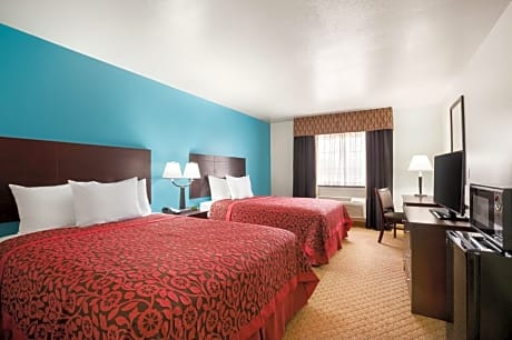 2 Queen Beds Non-Smoking
