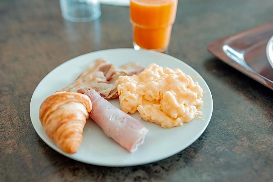 Brit Hotel Confort Saint-Lô