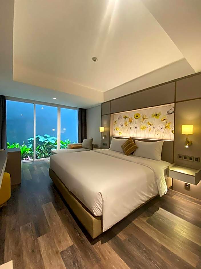 Sunday Hotel Arshika Sunset Road