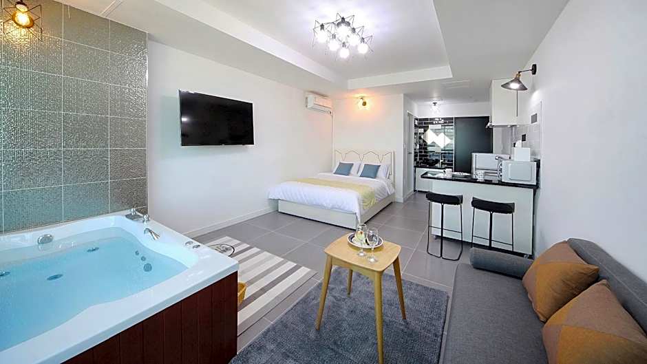Gangneung Ara Spa Pension