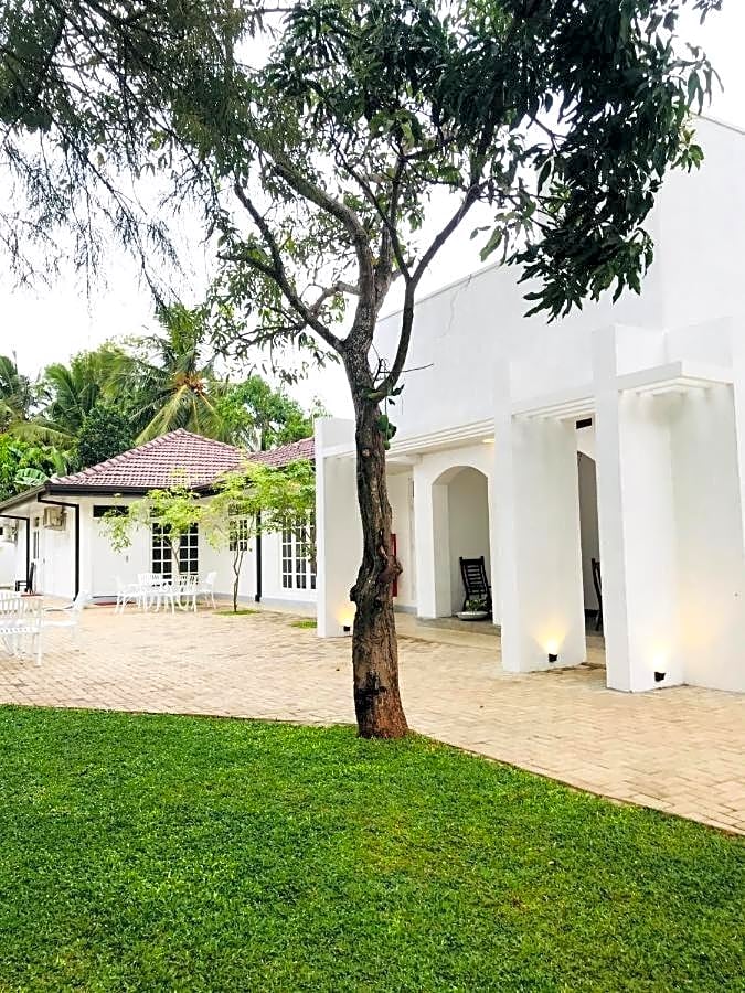 Royal White Tourist Rest