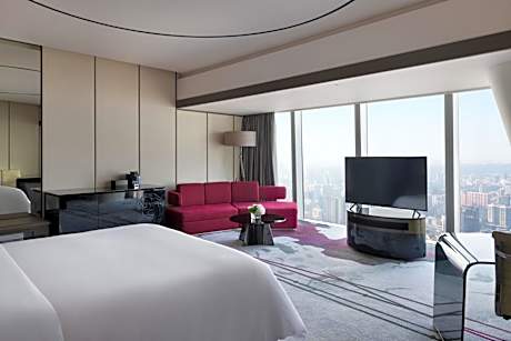 Deluxe King Room with City View