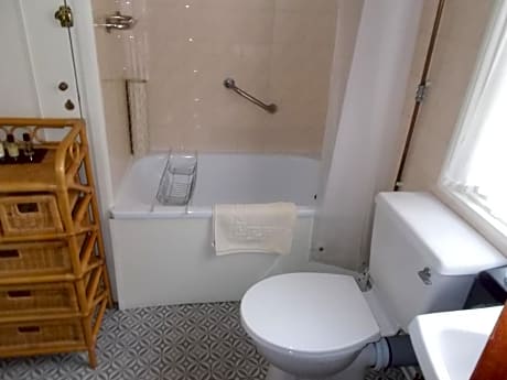 Single Room with Separate Private Bathroom