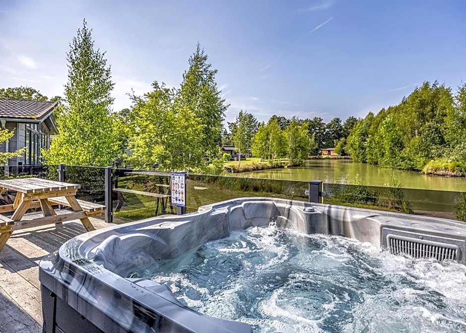Woodhall Country Park Lodges