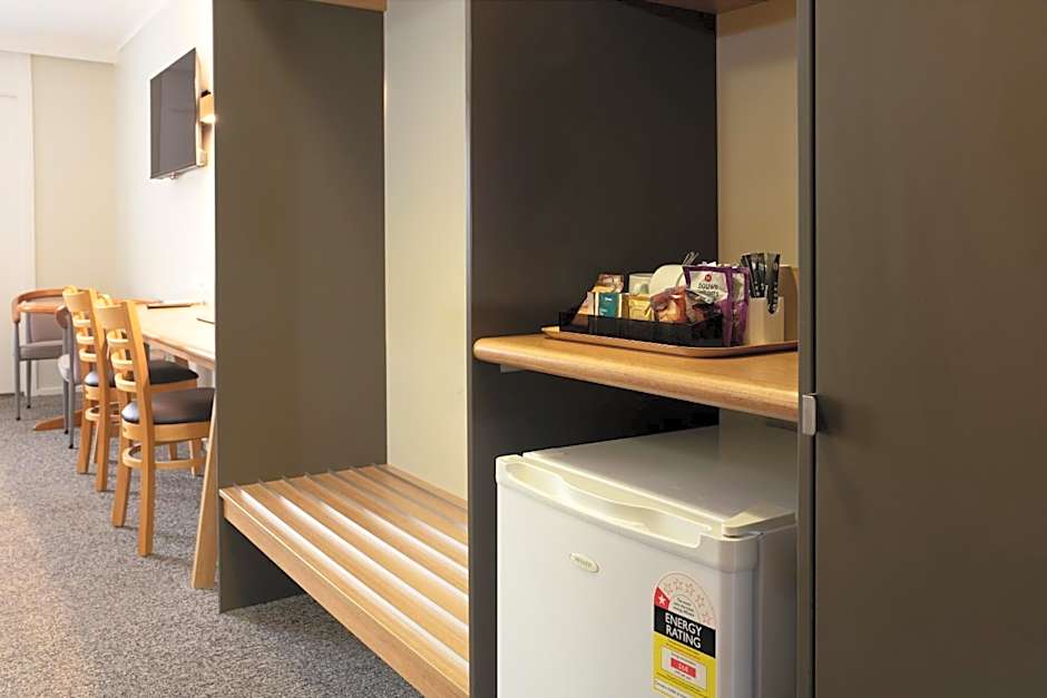 Posthouse Motor Lodge