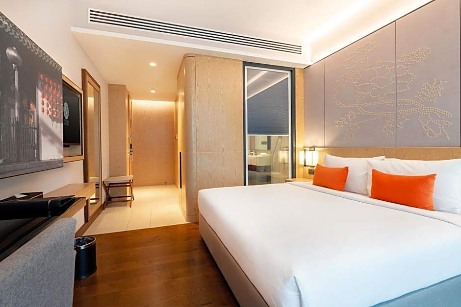 Photo 1 of 7 of Superior 1 King Bed