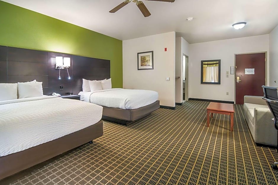 Clarion Inn and Suites Weatherford