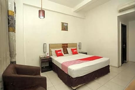 OYO 1724 Hotel Sembilan Sembilan