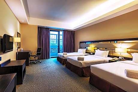 Triple Room with Pool Access