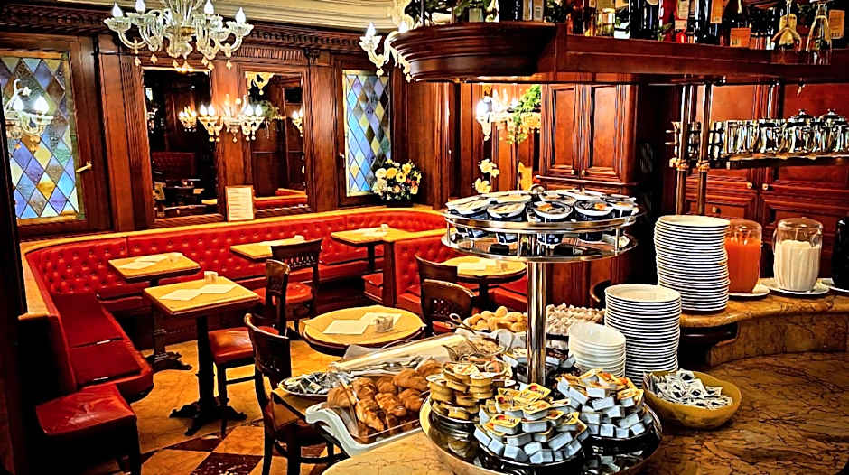 Hotel Lux