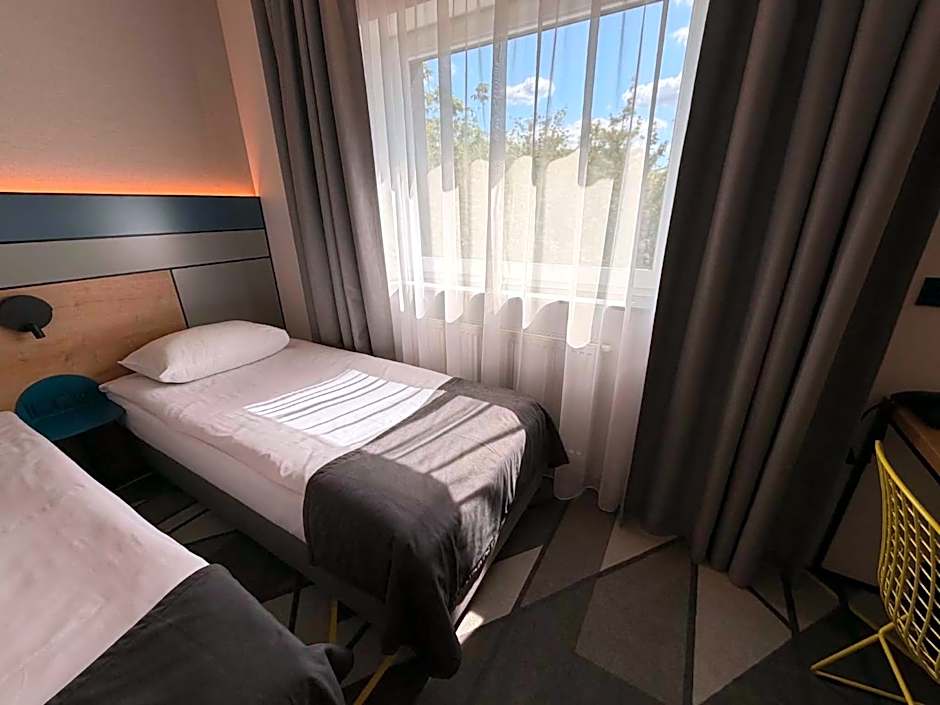 Air Hotel