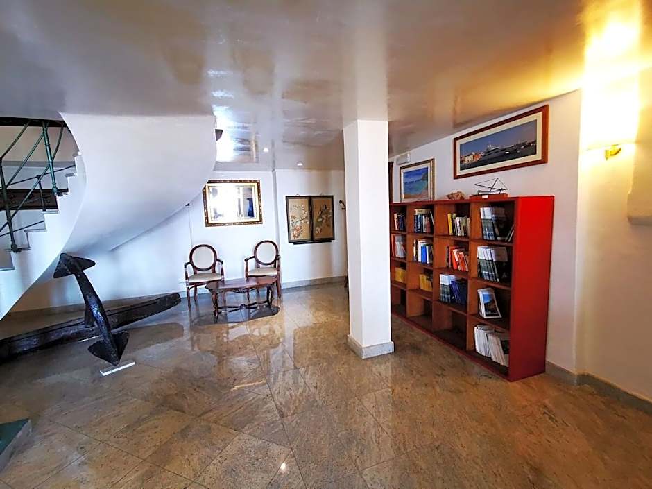 HOTEL HIERACON