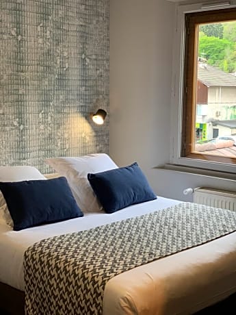 Superior Double Room - Forest and Car Park View 