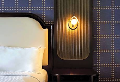 1 King Bed With Whirlpool Falls View