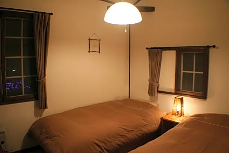 Twin Room with Private Bathroom