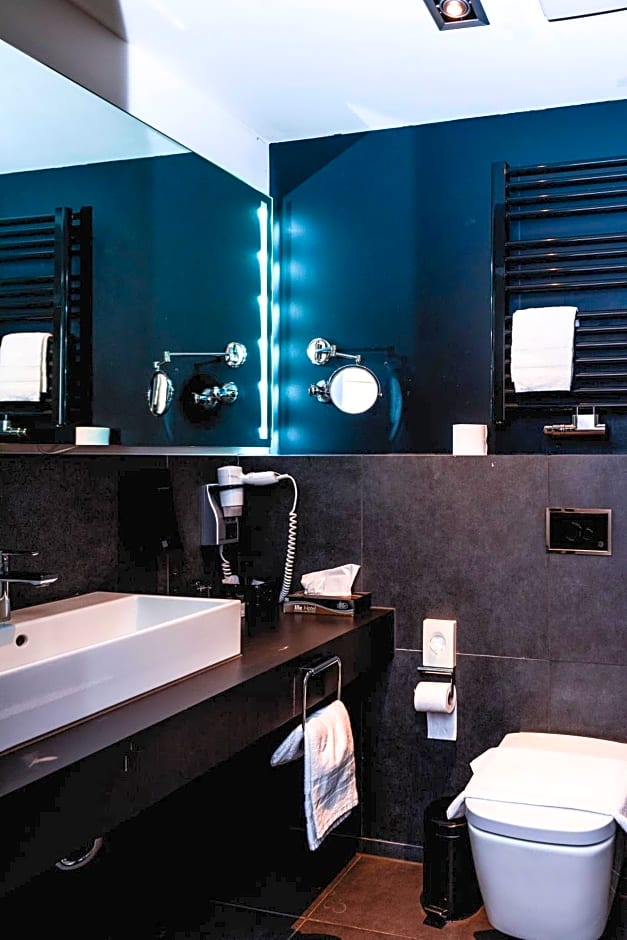 Bliss Hotel
