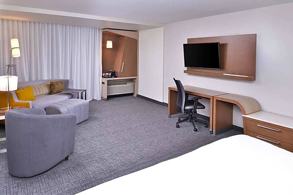 Courtyard by Marriott Columbus Grove City