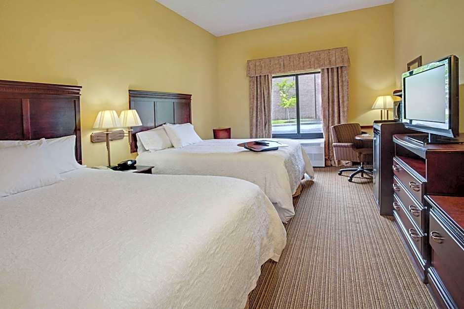 Photo 1 of 4 of 2 Queen Beds, Hearing/Mobility Accessible