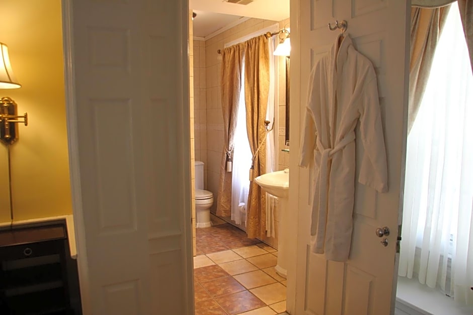 Morris House Hotel - Bed And Breakfast
