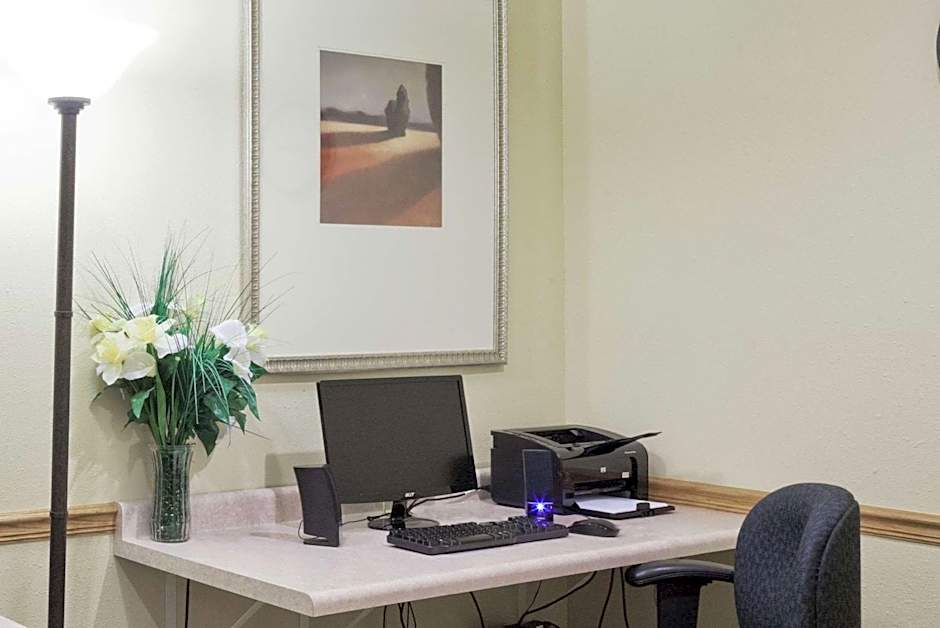 Country Inn & Suites by Radisson, Germantown, WI