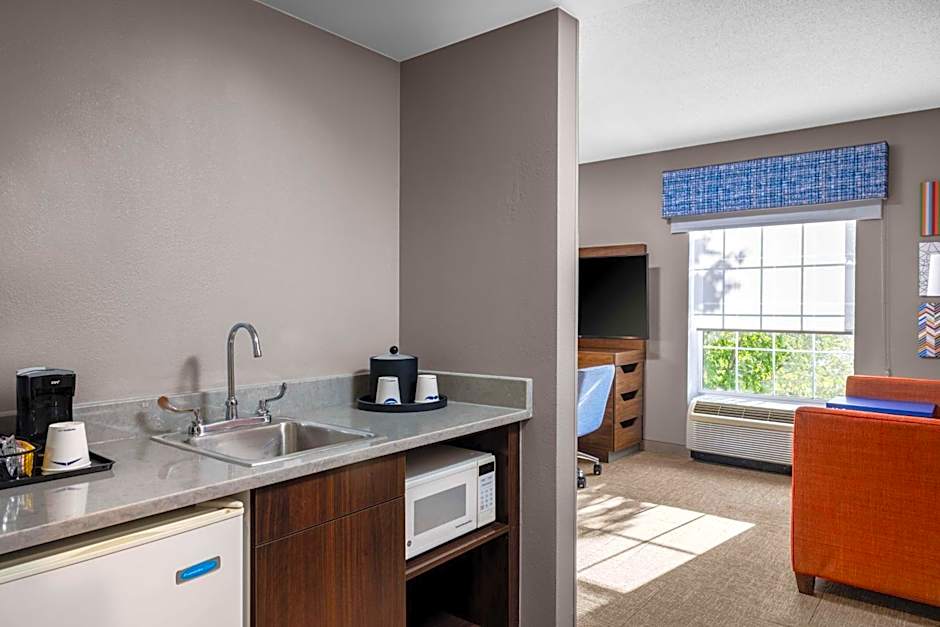 Hampton Inn By Hilton & Suites Williamsburg Square