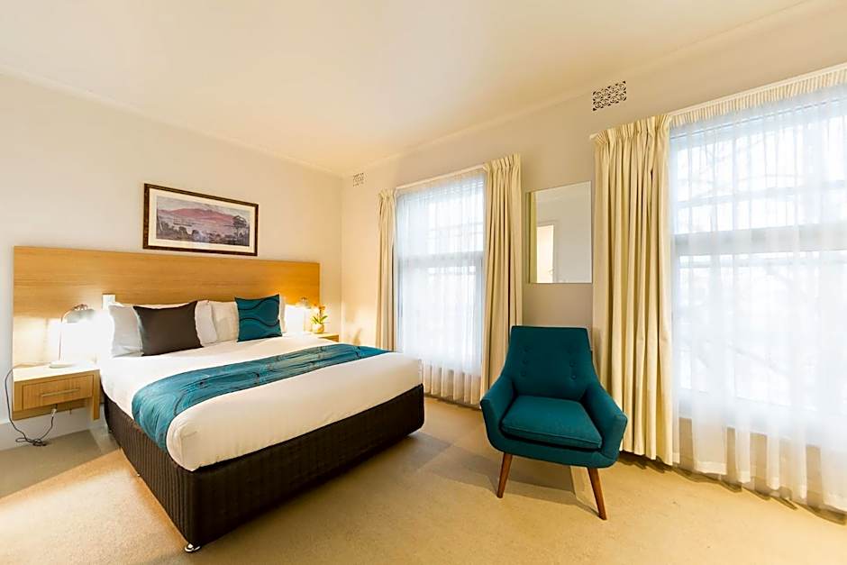 Customs House Hotel